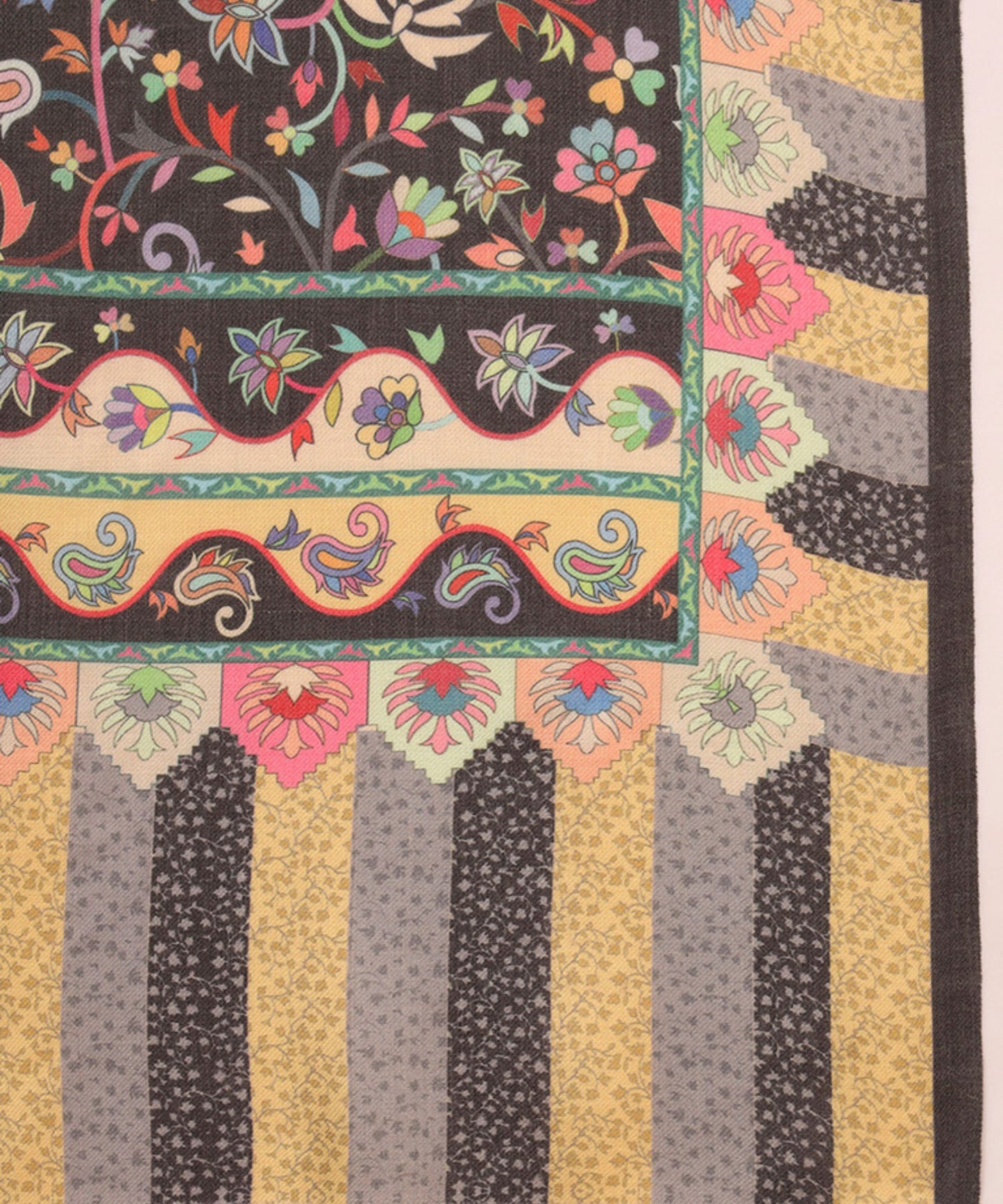 Kanidar- Women's kalamkari Print with Lehar Palla and Leaf Border