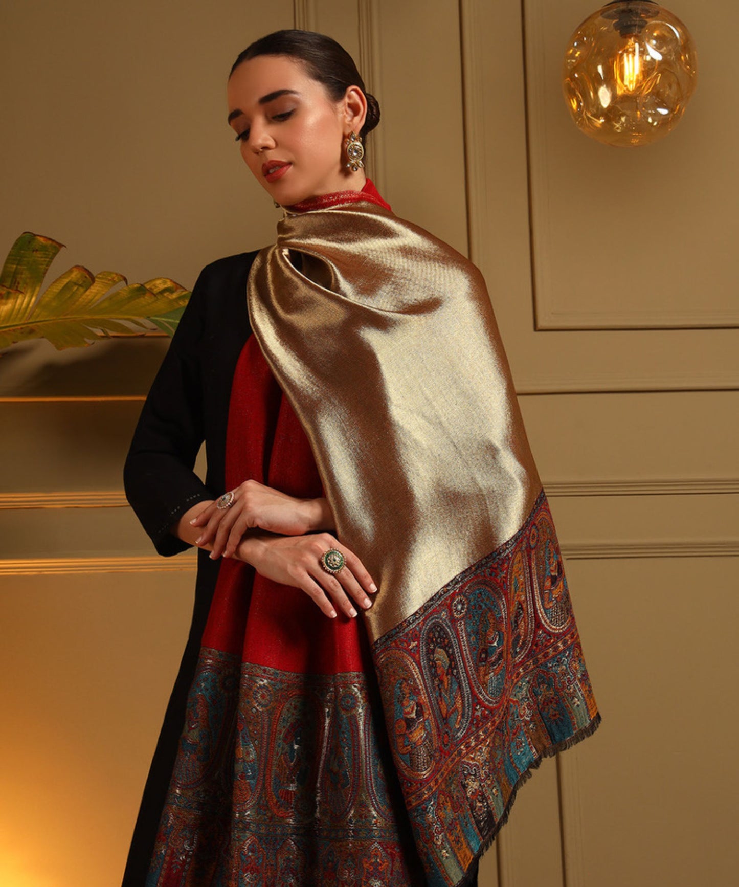 Kanidar- Rversible Mughal Palla Stole With one Side Shimmer and One side Wool