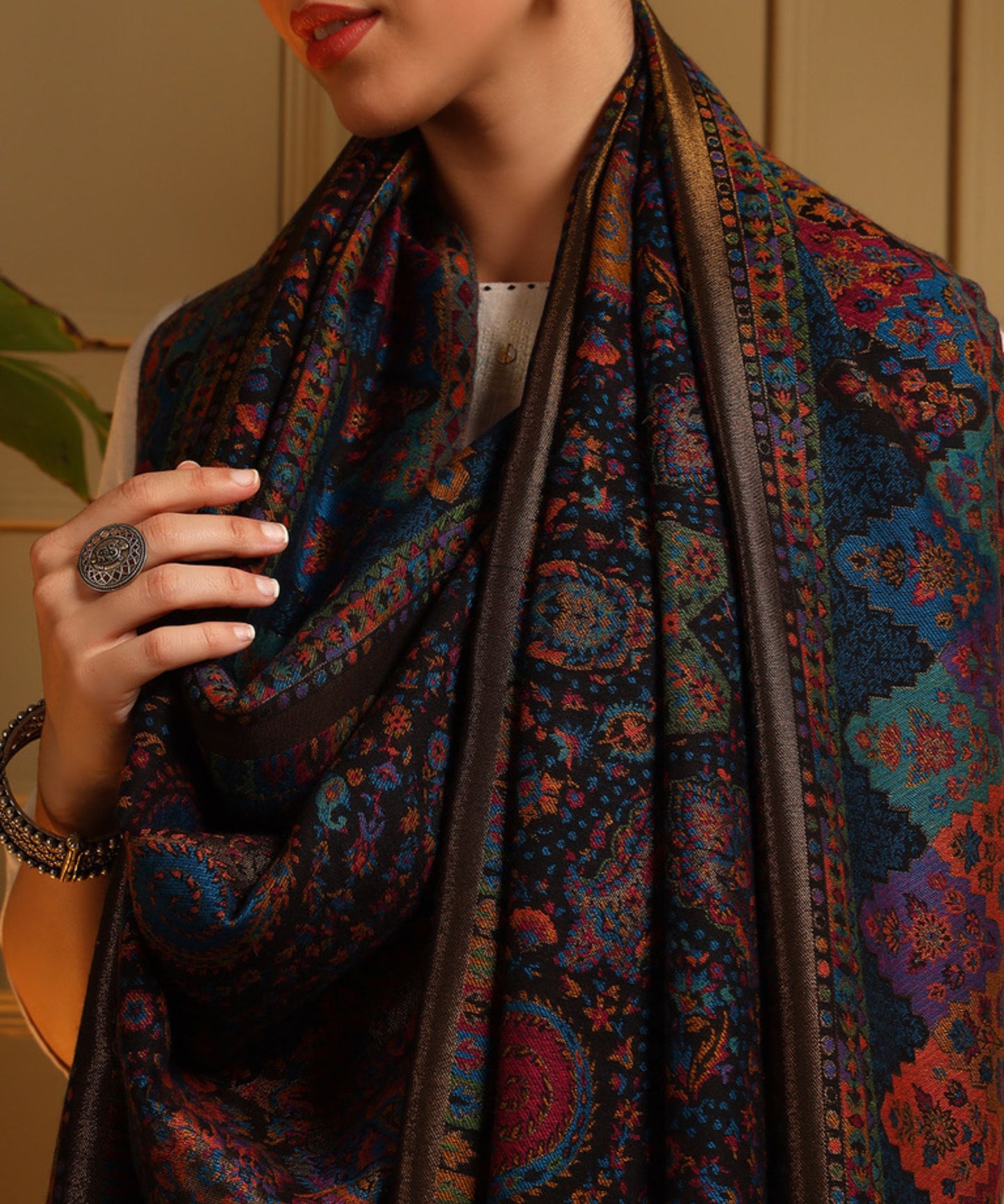 Kanidar- Super Wool Coloured kalamkari Weaving With Zari Thisle Mughal Spread