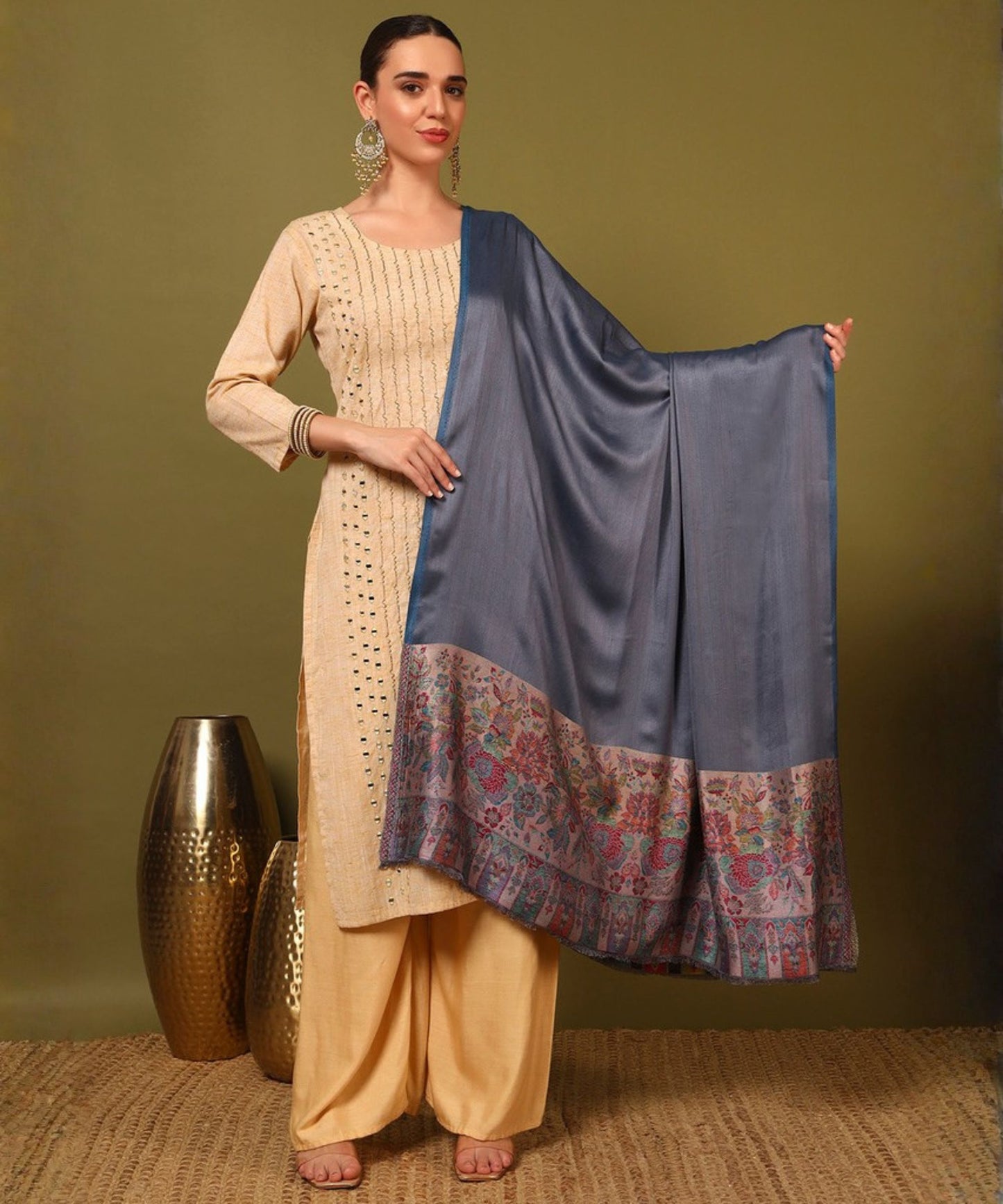 Kanidar- Super Soft Silken Guldasta Palla Anytime Wrap