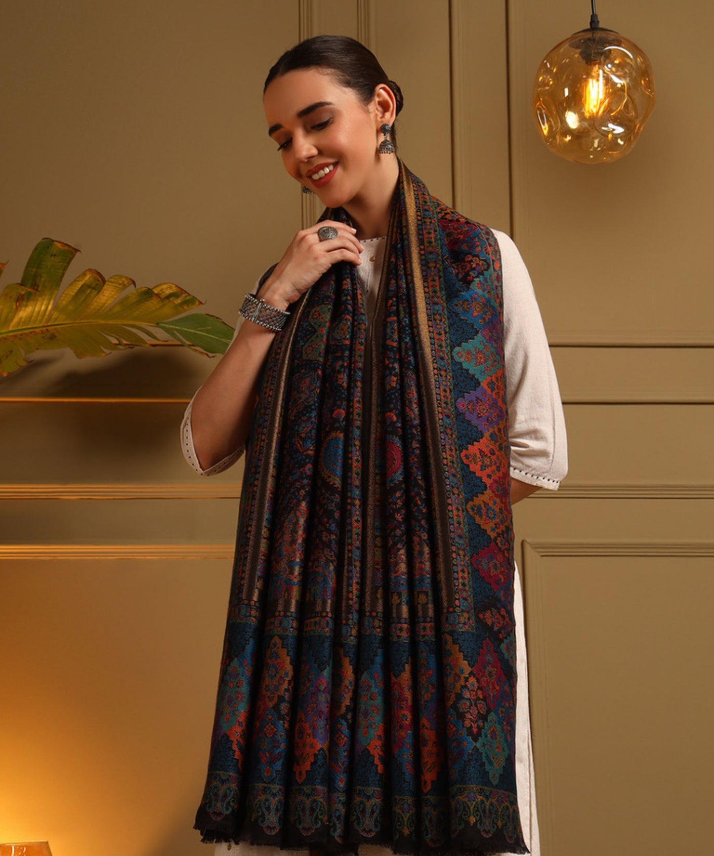 Kanidar- Super Wool Coloured kalamkari Weaving With Zari Thisle Mughal Spread